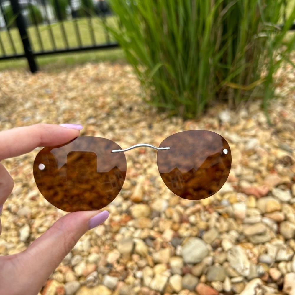 Magnetic sunglasses attachment